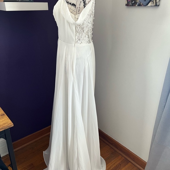 Fashion Nova Spaghetti Strap Wedding Gown NWT - Picture 7 of 14